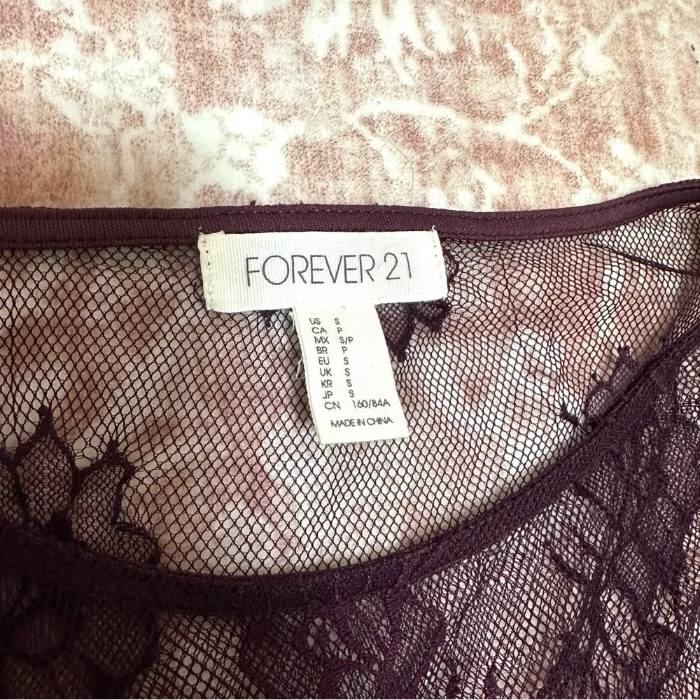Sheer🪻Cropped Lace Purple Top - Picture 4 of 6